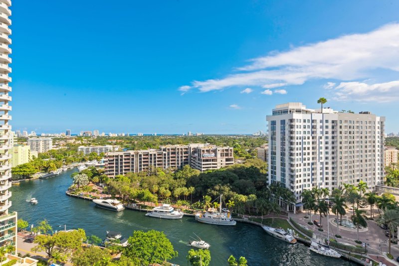 Condo for sale at Watergarden 1603
