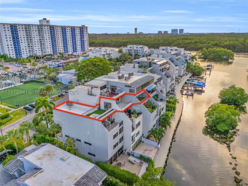 Comprar apartamento en Poinciana Island 1130