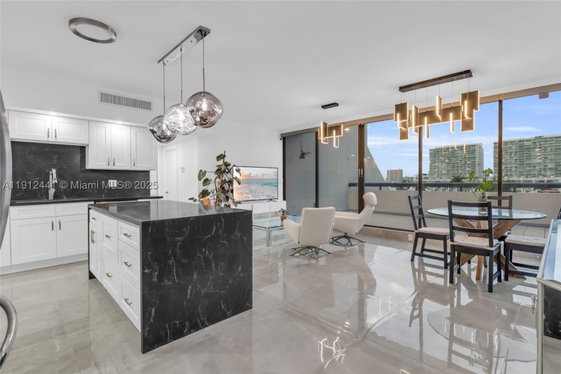 Comprar apartamento en Poinciana Island 1130