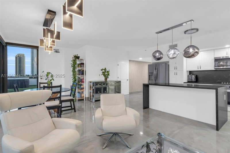 Comprar apartamento en Poinciana Island 1130