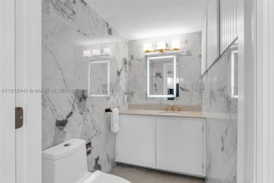Comprar apartamento en Poinciana Island 1130