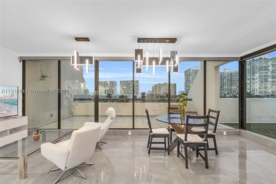 Comprar apartamento en Poinciana Island 1130