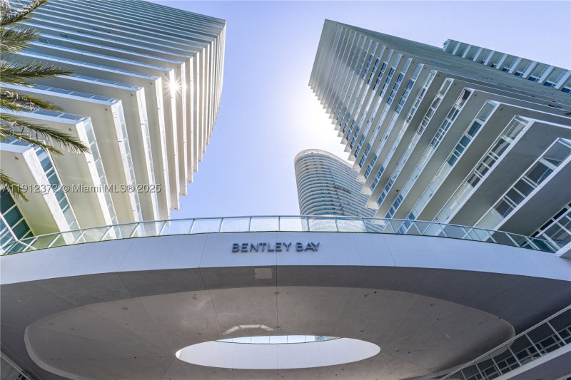 Alquiler de apartamento en Bentley Bay South 1102