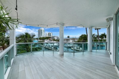 Comprar apartamento en 360 Condo Marina Residences East 207