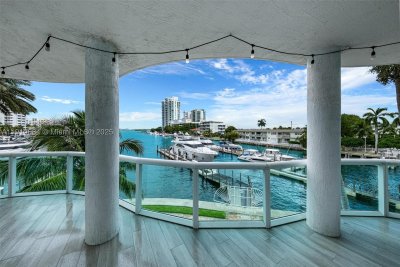 Comprar apartamento en 360 Condo Marina Residences East 207