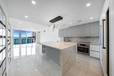 Comprar apartamento en 360 Condo Marina Residences East 207