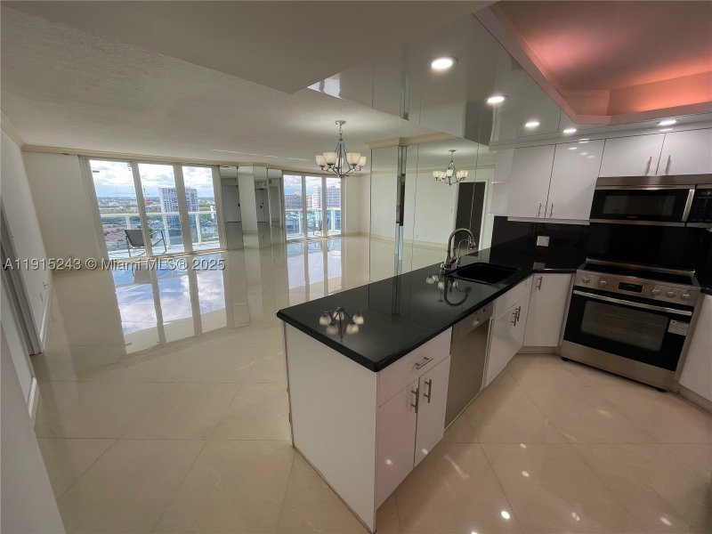 Condo for sale at Hallmark of Hollywood 1823