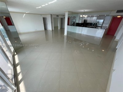 Comprar apartamento en Hallmark of Hollywood 1823