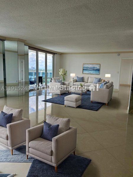 Condo for sale at Hallmark of Hollywood 1823