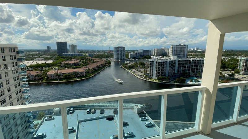 Condo for sale at Hallmark of Hollywood 1823