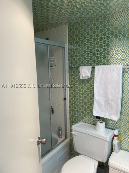 Condo for sale at Winston Towers 1605