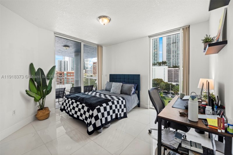 Comprar apartamento en 1800 Biscayne Plaza 708