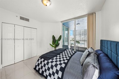 Comprar apartamento en 1800 Biscayne Plaza 708