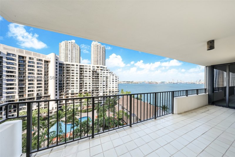 Comprar apartamento en Brickell Key One A1104