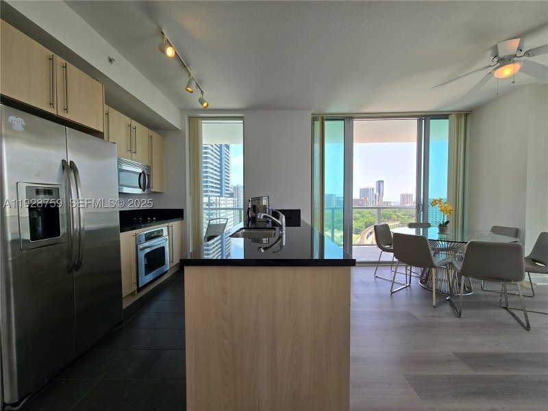 Condo for sale at Axis on Brickell South Tower 1701-S