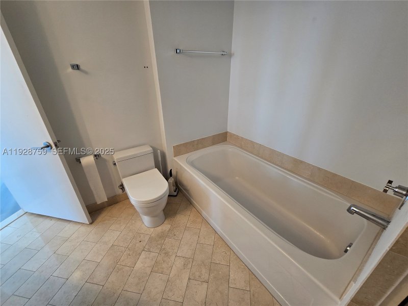 Condo for sale at Axis on Brickell South Tower 1701-S