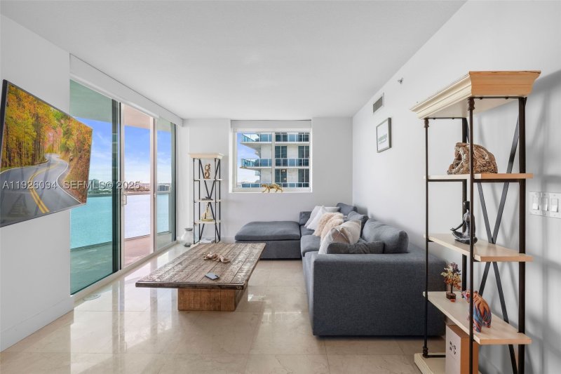 Condo for sale at Onyx On The Bay 1801