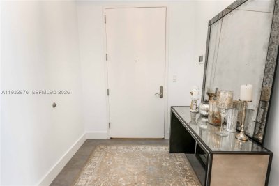 Comprar apartamento no Trump Tower Three 3702