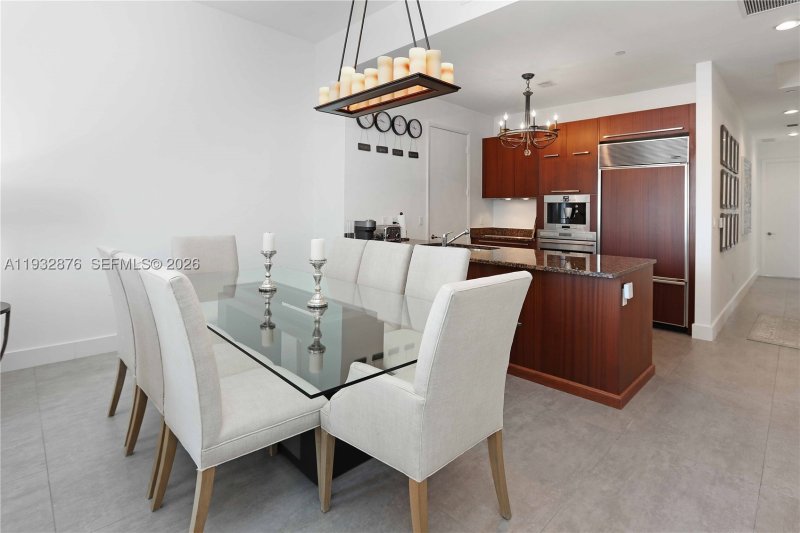 Comprar apartamento no Trump Tower Three 3702