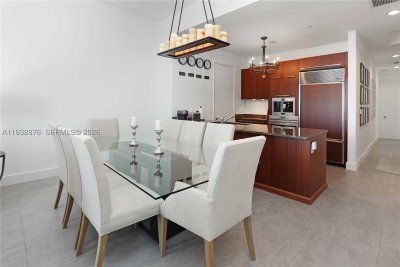 Comprar apartamento no Trump Tower Three 3702