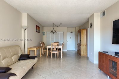Aluguel de apartamento no The Hemispheres 11N