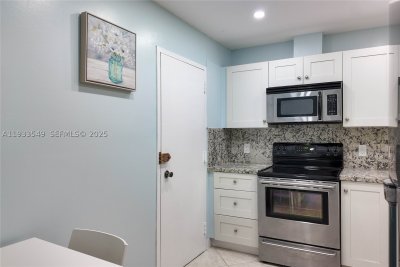 Aluguel de apartamento no The Hemispheres 11N