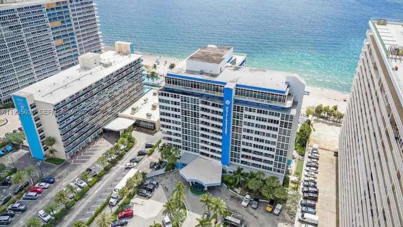 Condo for sale at Ocean Manor 605