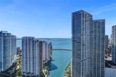 Comprar apartamento no Aston Martin Residences 3704C