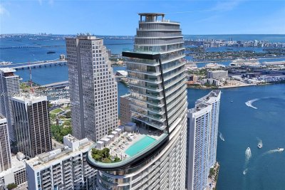 Comprar apartamento no Aston Martin Residences 3704C