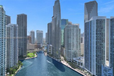 Comprar apartamento no Aston Martin Residences 3704C