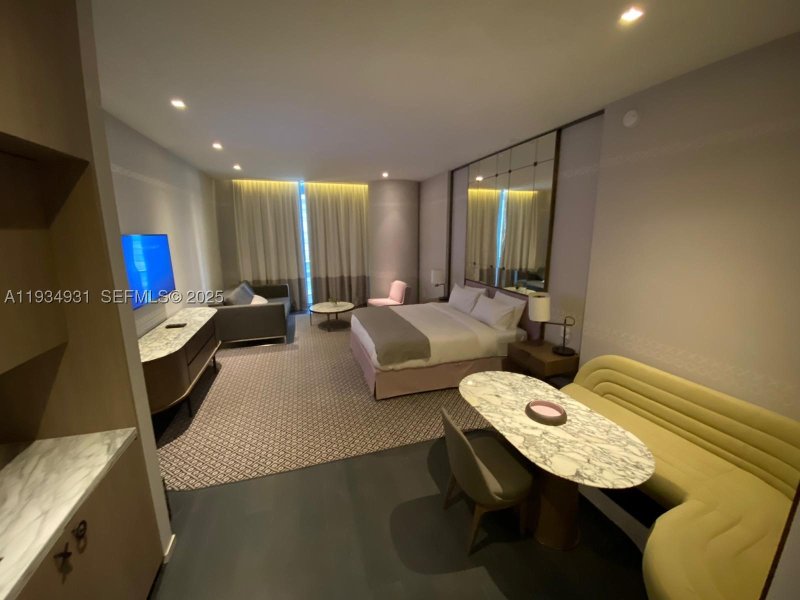 Condo for sale at SLS Lux Brickell 509