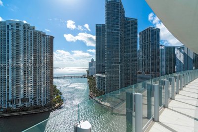 Comprar apartamento no Aston Martin Residences 1901