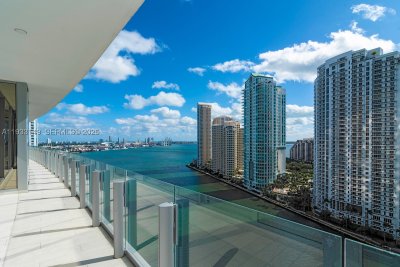 Comprar apartamento no Aston Martin Residences 1901