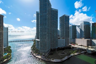 Comprar apartamento no Aston Martin Residences 1901