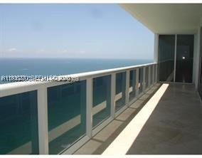 Aluguel de apartamento no Beach Club Two 3001