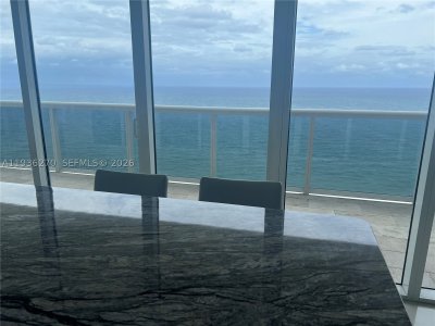 Aluguel de apartamento no Beach Club Two 3001