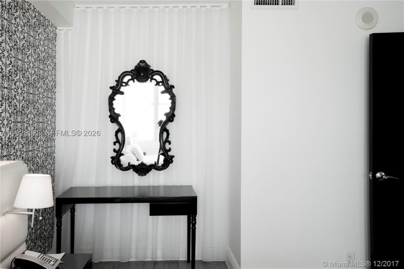 Alquiler de apartamento en 1100 West Condo (Mondrian located) 517
