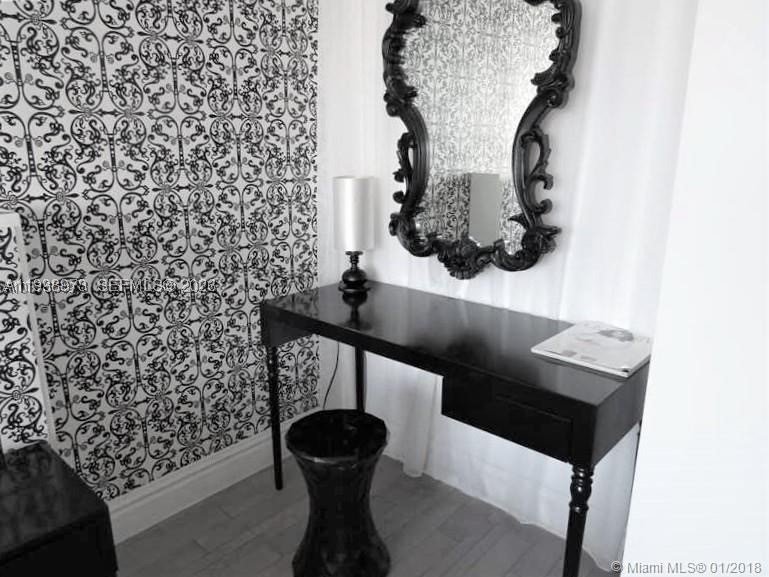 Alquiler de apartamento en 1100 West Condo (Mondrian located) 517