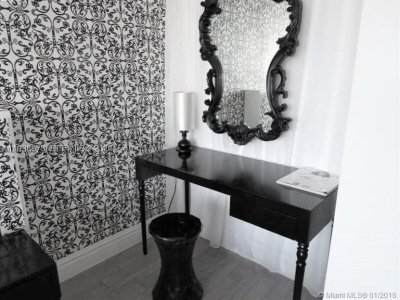 Aluguel de apartamento no 1100 West Condo (Mondrian located) 517