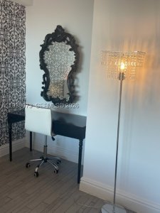 Aluguel de apartamento no 1100 West Condo (Mondrian located) 517