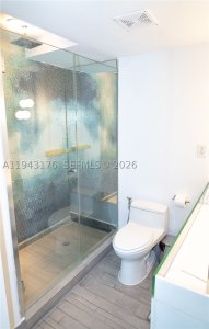 Aluguel de apartamento no 1100 West Condo (Mondrian located) 415