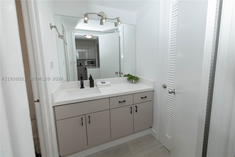 Comprar apartamento en Roney Palace 423