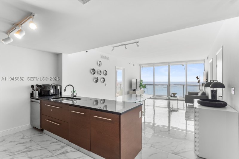 Condo for sale at Icon Brickell Tower I 5505