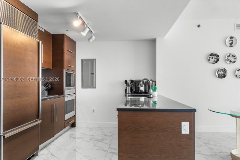 Condo for sale at Icon Brickell Tower I 5505