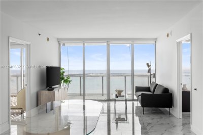 Comprar apartamento no Icon Brickell Tower I 5505