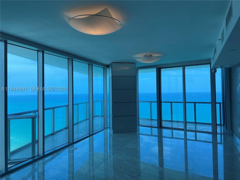 Comprar apartamento no Jade Beach 3808