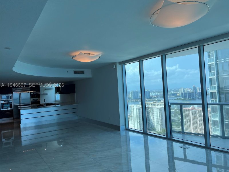 Comprar apartamento no Jade Beach 3808