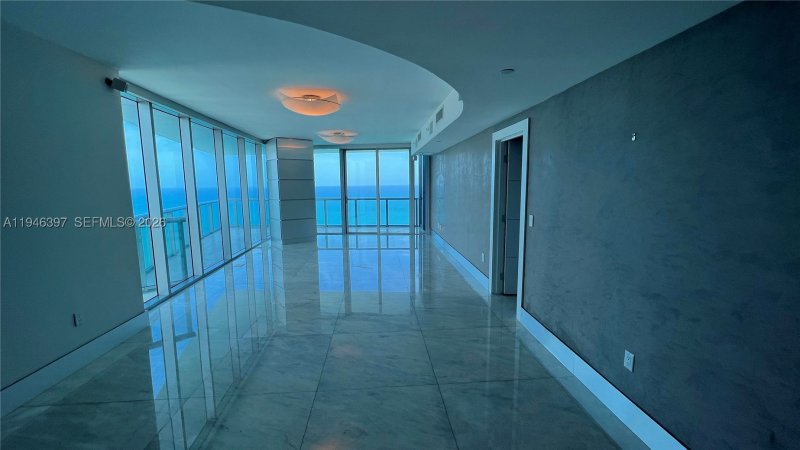 Comprar apartamento no Jade Beach 3808