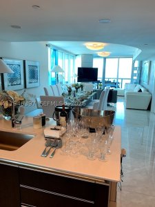 Comprar apartamento no Jade Beach 3808