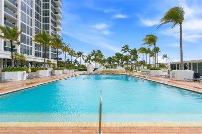 Harbour House Apt #718